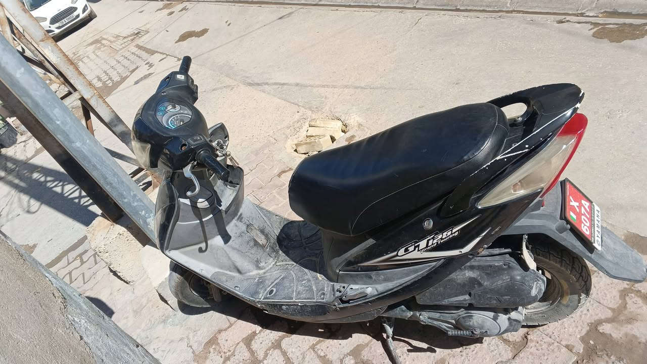 دراجة سيام
دراجة نضيفة كلشي بيها شغال سلف هندر اشاير لايت 
مكينة مامفتوحة يحتاجله تنضيف كابريتر 
وصل معرض
معملجي 
للتواصل ***********
