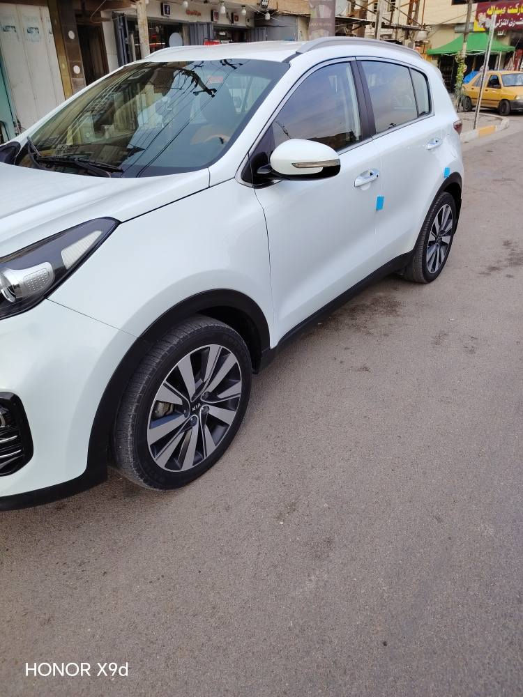 السلام عليكم...
سبورتج ٢٠١٧ خليجي ماشية ٦٨ الف حقيقي مواصفاتها
رصمة ابواب وتشغيل
مقاعد جلد ومغلفة جلد
مري شفط
ترحيب
تخم تايرات وادامة كامله للسيارة
سيارة بيها قطعتبن صبغ بنيد وجاملغ جه السائق
عارضها ب ١٦٠ وبيها مجال مكاني الاعظمية للاستفسار ***********  او *********** بغداد, العراق
