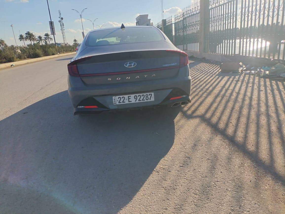 السلام عليكم اخوان
سوناتا موديل 2022 لمتد فول الفول ماشيه 67الف 
بانوراما
كشنات جلد حار بارد
كشنات كهرباء
رادارات 
خمس كامرات
داخل ابيض ملكي
تشغيل عن بعد
تتقدم وتتأخر على الريمونت
محرك 1600 توربو
اخوان بيه مكانات صبغ اني ابيع حزام ارباك البرده 
مكان السياره بغداد الدوره
السعر 155 وبيه مجال 
الشراي يتصل 
***********

