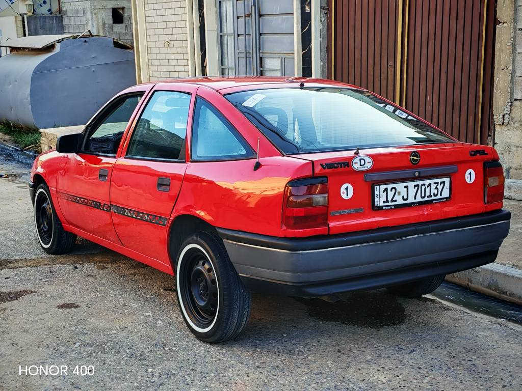 ((موديل 90 ما بيها صبغ غير بس جملغ صفحت السايق محرك لا نفخ ولا صرف شرط كير شرط سيارة جهزه اني صاحبها شرعي سنويا 2030
بيه كابون بنزين سياره خامه))الرقم  ***********
                                      *********** موصل, نينوى
