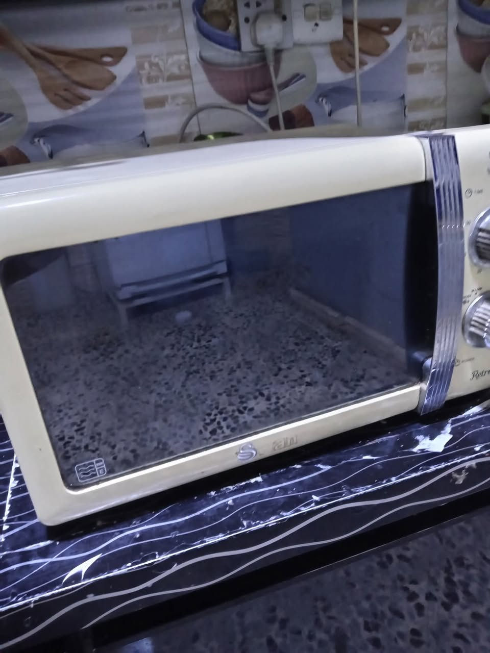 المعرض نجاره ونظيف السعر 75 وبي مجال
ثلاجه شغاله وتجمد على شرط السعر 60
مايكرويف شغال السعر 50 
مكينه السعر 35


**إذا كنت صاحب هذا الإعلان وتريد حذفه لأي سبب، رجاءا أرسل رسالة إلى الدعم الفني**