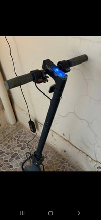 سكوتر كهربائي • تحمل ٢٠٠ كيلو • ١٥/٢٠ كم/س