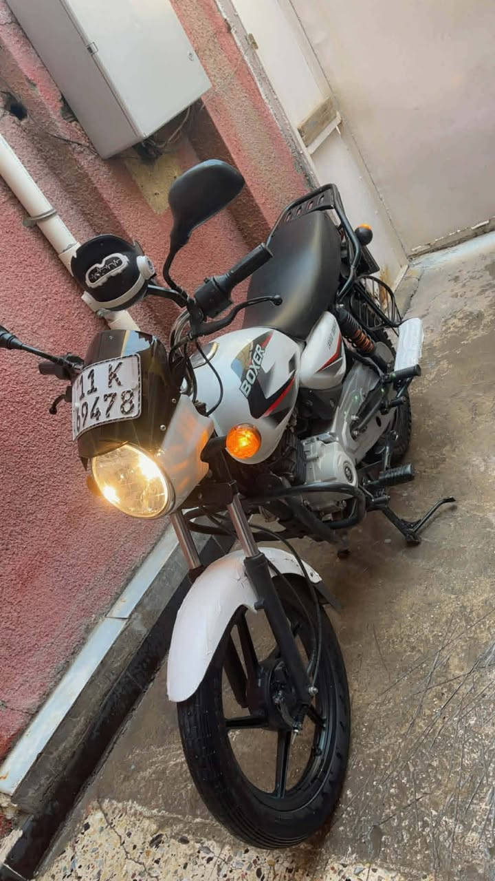 سلام عليكم.. 
بوكسر 22نازلةب24 مكفولة كفالة عامة
مكينة لا مفتوحة لا تجفيت كهربائيات كلها شغاله 
✨رقم بغداد 
سنوية بأسمي تحويل ثاني يوم 
السعر  ٢٤٠٠ وبيها مجال.
*********** واتساب
