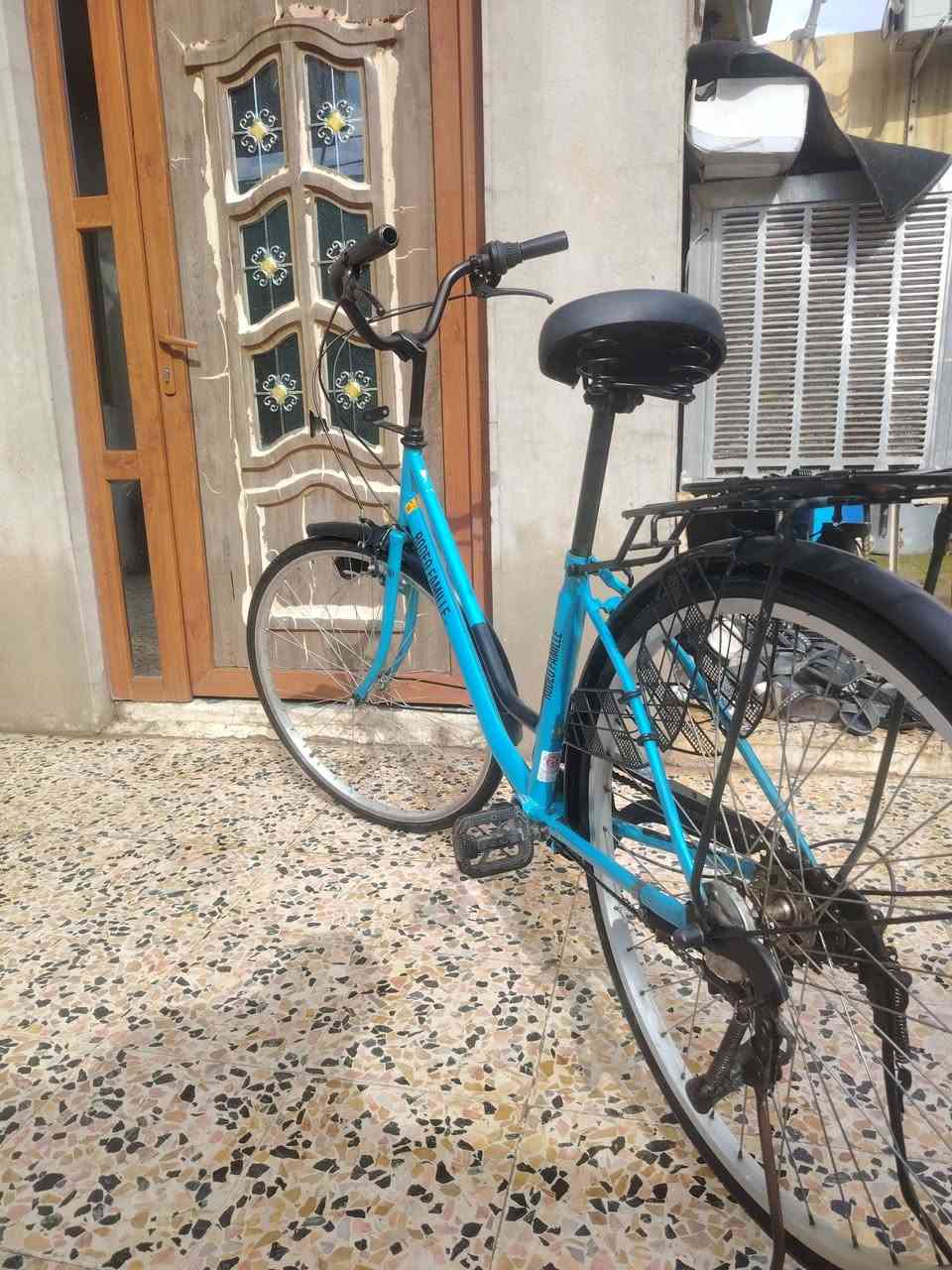🚲🔥 للبيع بايسكل بحالة جيدة 🔥🚲
🔹 الاسم: عبد الحليم
🎨 اللون: مميز (موضح بالصور)
📍 العنوان: حي الرسالة، قرب متوسطة الجمهورية
📞 رقم الموبايل: ***********

💰 السعر: 80 ألف
🤝 قابل للنقاش (بي مجال)

📩 للجادين فقط، تواصل خاص أو اتصال مباشر
🚀 فرصة لا تعوض!
