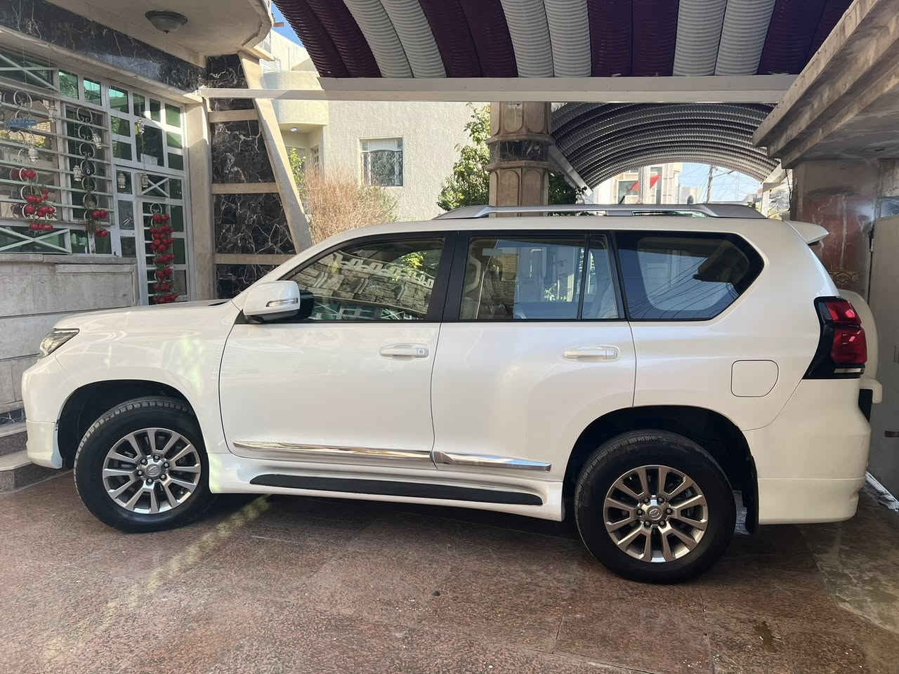 السلام عليكم برادو 2020 ماشيه 80 مكفوله كفاله عامه للاستفسار اتصال ***********السعر 41 $
