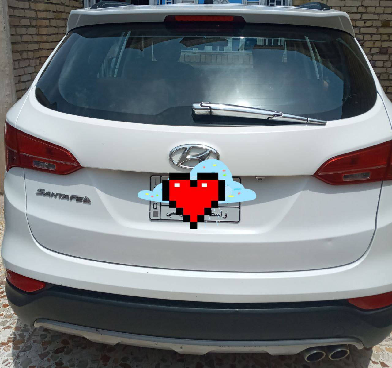 السلام عليكم للبيع سنتافي خليجي 2014 محرك 2500 باسمي وسنويه 2027 لون ابيض صدفي ماشيه 150 كم بسعر 160 وبيها مجال  للاستفسار اكثر  ع الرقم ***********
