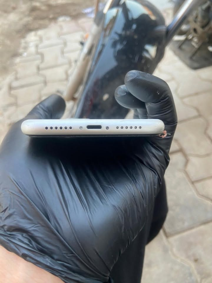 السلام عليكم ١١عادي للبيع جهاز بلادي سعر ٢٥٠ وبيه مجال ***********
