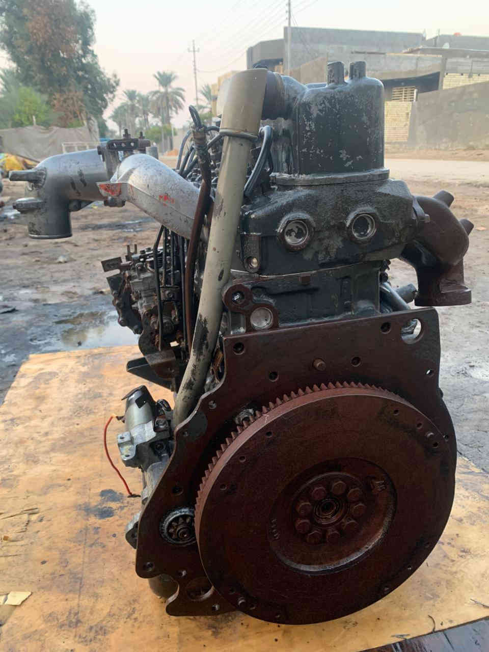 للبيع محرك كنتر مسيوبوشي بيها بخار يرادله تجفيت السعر ٨ ورقه وبيها مجال مكان بغداد المحموديه الهاتف ***********/***********
