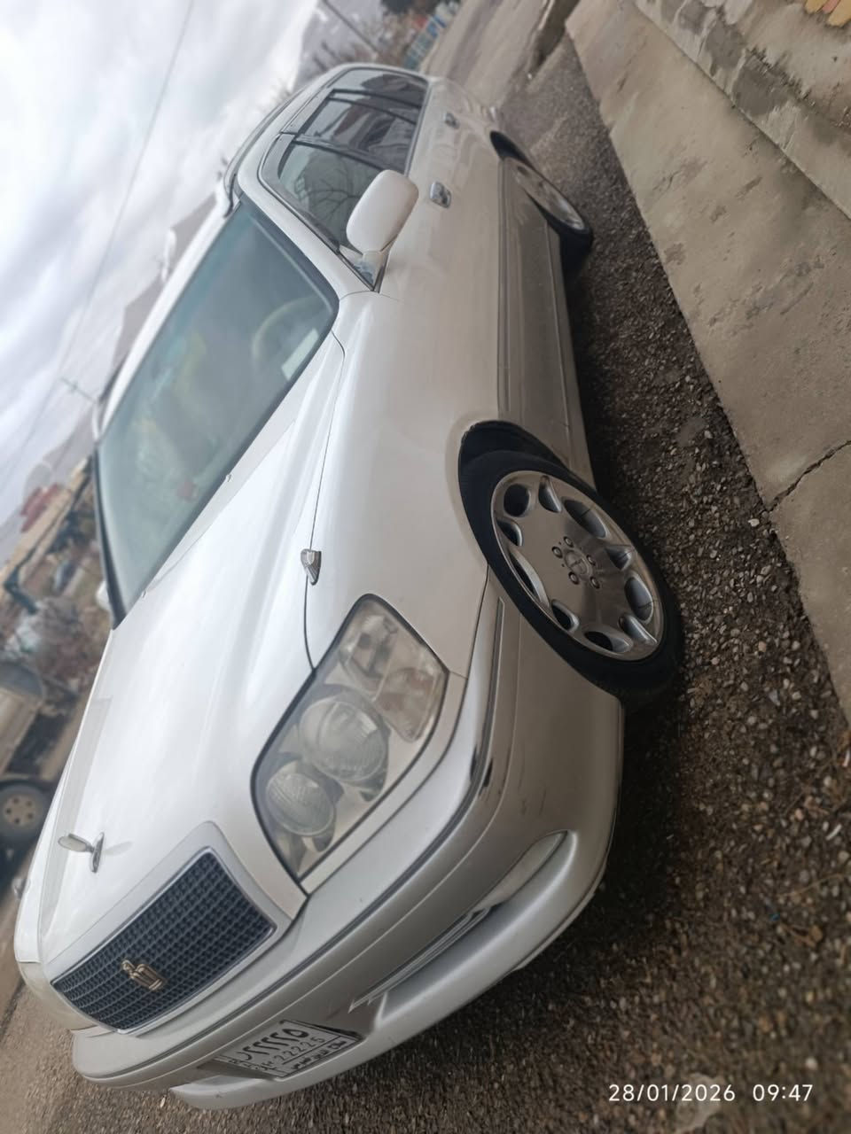 مەلیکە ساخخخ استشن  2004  D4گەورە
سپی بی بۆیاخ  دەعامیەکانیش بۆیاخی نییە
گێرو مەکینە بەشەرت استراد خاسە تاقانەی هەموو عراق 
ڕەفیقی نیە لەجوانی  چوار  تایەی تازە
سڵایت  ساردوو گەرم  کارەبایی  لەسەر دەقی شەریکە ماوەتەو  بۆ نرخەکەی تەلەفون  بکە  گەرکڕیاری***********
