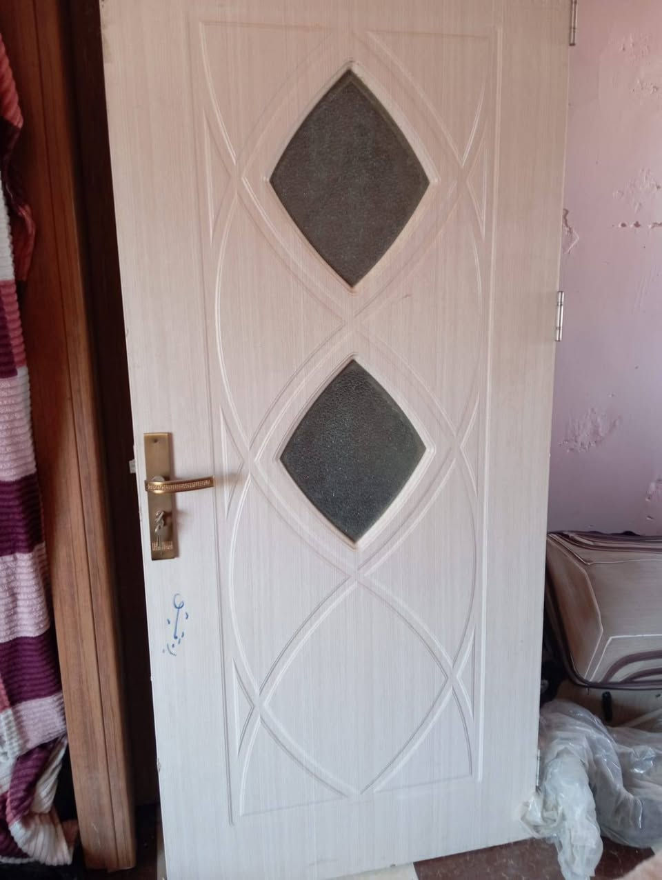 يتوفر 4 أبواب خشب مستعمل نظيف سعر الباب 65 الف
للتواصل: ***********
