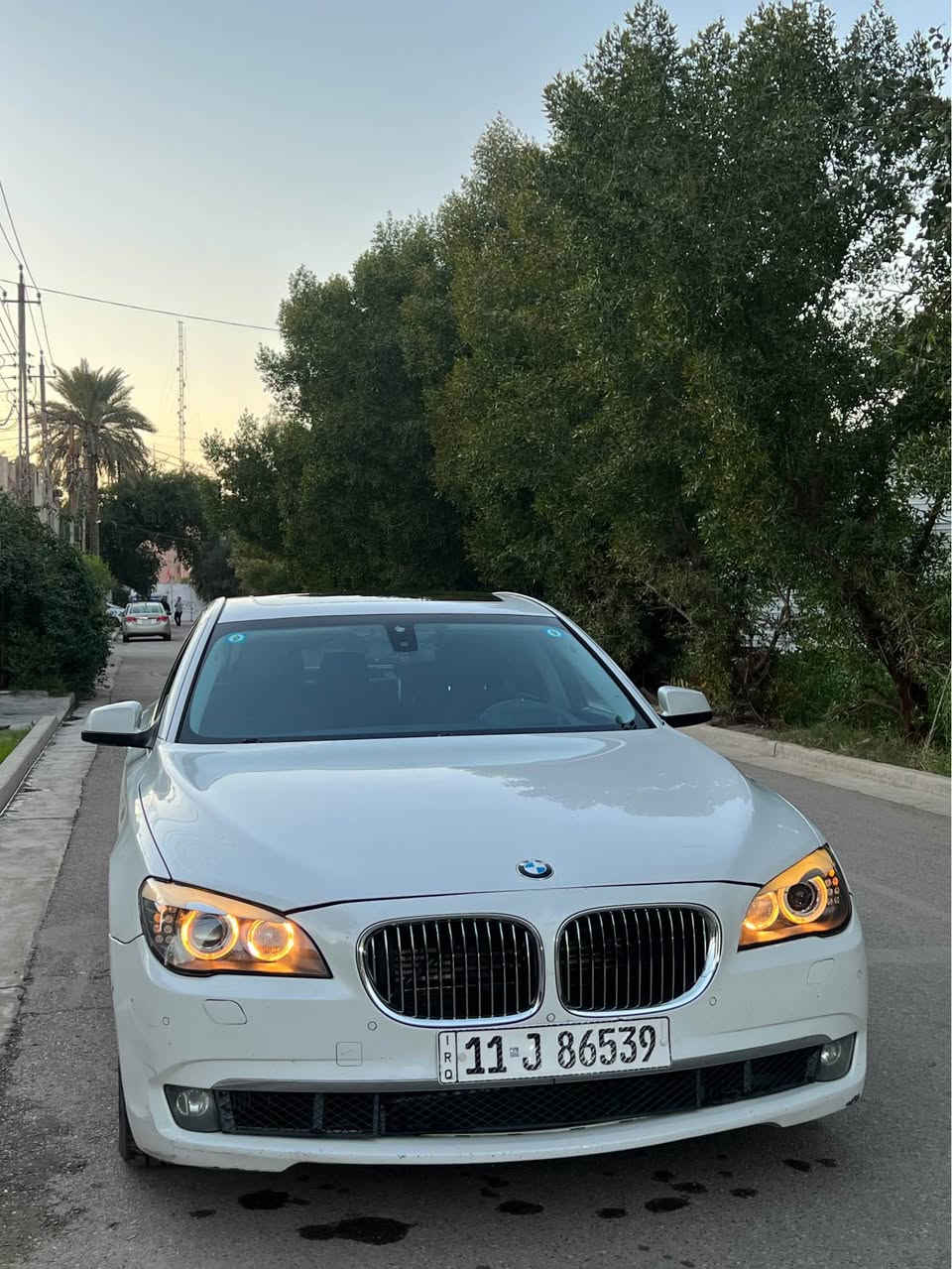 السلام عليكم ...
BMW 750 iL
موديل 12 باب طويل VIP
كشنات جلد +كهرباء +كشن السايق مساج+اماميه تدفئه تبريد
كشنات الخلفيه تدفئه
تبريد مناخي منفصل امامي خلفي 
كامره خلفيه دواره ٣٦٠ درجه
وضعيات قيادة رياضي وطبيعي
لد داخلي بالابواب 
حساسات امامي خلفي 
رادارت جانبيه 
مري شفط + قلاب
بردات جانبيه + تحكم من الجهتين 
٤جام اوتو 
بوب شفط + هيدروليك 
جنطه كهرباء 
تدفئه ستيرن 
كامره اماميه 
مرايه وسطيه اوتو دام
علامة BMW  مضيئة بالابواب (الدوسه)
داتا شو 
اوتو هولد
سايد بريك بصمه 
ستيرن كهرباء 
تحكمات ستيرن جهتين 
ثلاث انضمة قياده 
بك لايت لد
اشاير ٤ لد 
لايت زنون + داينمك + اوتو 
فتحة سقف 
ترحيب دوسه + ترحيب ابواب  
بصمه ابواب
اناره ليزريه احمر كل مكان 
ويل كب ١٨ تو سايز ختم m
دشبول  + ابواب صاج 
بصمه تشغيل
 
رقم بغداد الدولي 
****************
الاضافات / دركه الياف كاربون ختم m حفر  
عينه دشبول m  
شاشه وسطيه مال موديل ٢٠ 
تخم تاير دنلوب اصلي 
""""""""""""""""""""""""""""""""""""""""""""""""""""""""""
السياره وارد امريكي تقريرها مياه امطار بدون نسبه  يعني داخله للعراق تشتغل 
مابيها لاصبغ ولا ضربه ولا تبديل ولا معجون 
فقط بارد بالجاملغ الخلفي جهه السايق 
كير مكينه تبريد خير من الله 
عليها ادامه كامله ماعدا الصدر ٨٠بالميه 
سعرها 165وبيها مجال 
مكاني بغداد حي العامل
*********** بغداد, العراق
