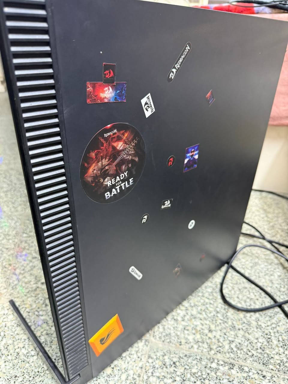 للبيع Setup Gaming كامل ونظيف
🖥️ مواصفات الكيسة:

- Ryzen 7 3700X 8-Core
- GTX 1650 SUPER 4GB
- RAM 16GB DDR4
- SSD 128GB
- HDD 1TB
- Motherboard B450M DS3H

🖥️ الشاشة:

- Acer KG271
- 27 Inch
- 2K Resolution
- IPS Panel
- 165Hz

***********
سعر 625
