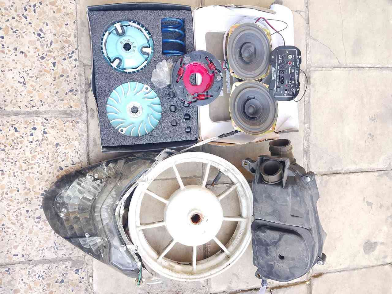 غراض ماكس للبيع ويل خلفي  ب20وبنز كلج خلفي رياضي ب12وكلج امامي كامل ب23 ودمام كامل 20وشوته ماكس ب8 الشعب سوق اربعتالاف ***********
