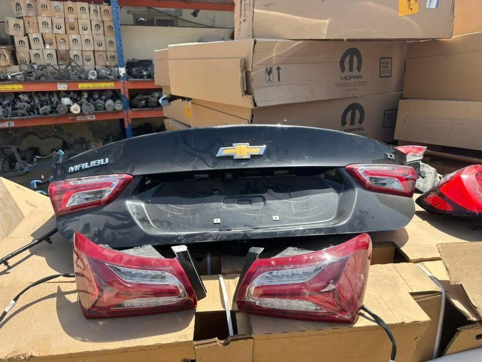 جديـــــــــــــــــــدنـــــــــــــــــــــــــــــــــــا⚫️💯⚪️
اهلا بكم في المجمع الامريكي 🚘🏎🚙
يتوفر مروحه 
ابواب وجنطه تفصيخ 
دعاميه تجاري ولايت تجاري 
محركات تفصيخ 
تيربو تفصيخ 
دبه ماي تفصيخ 
صدر اماميه خلفي 
شاشات تفصيخ تحكم شاشه وتبريد 
يتوفر كت كامل راديتر ماي تبريد تيربو تفصيخ 
اصليه وكاله كارتون جديده من 2023/22022
يتوفر مروحه تفصيخ 2022 
يتوفر مروحه 2019 تفصيخ 
يتوفر مروحه 2018 تجاريه 
يتوفر ماطور مروحه تفصيخ 2017/2018
يوجد خدمة توصيل داخل بغداد و المحافظات كافة .
للاستفسار الاتصال على رقم الهاتف 
***********
 ***********
شارع مطار المثنى قرب حلويات الخاصكي مجمع الامريكي 
يفتح المجمع الساعة 8 صباحا ولغاية الساعة 5 مساءا
