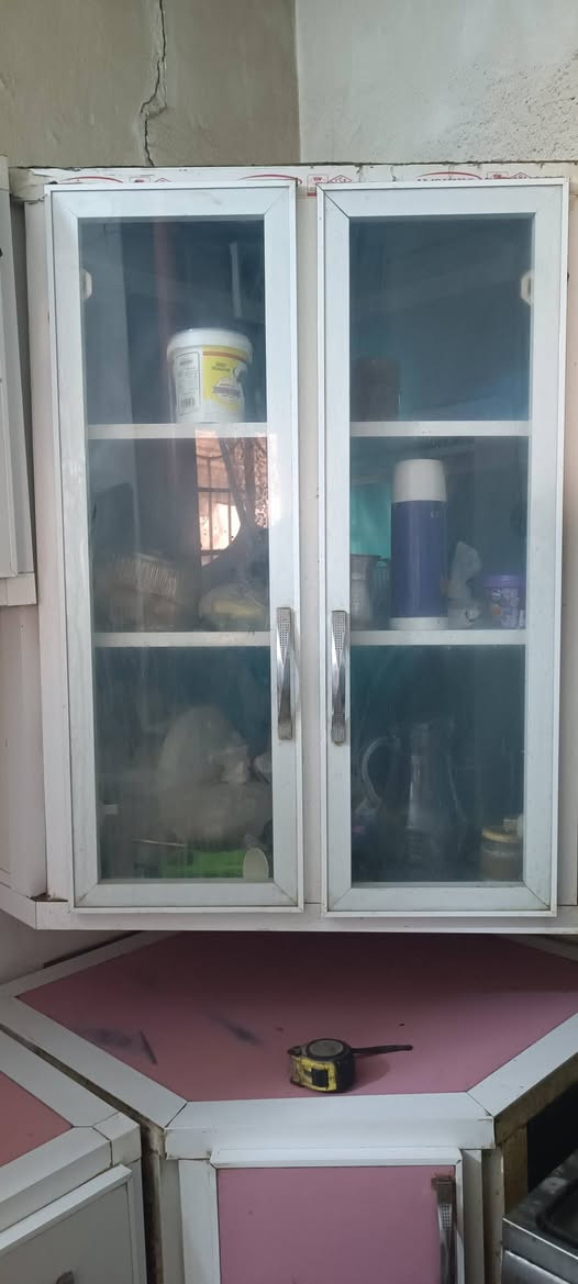 السلام عليكم
لبيع كاونتر المنيوم اربع قطع هوه والمعلق مالته 3 أمتار 
لبيع ثلاجه جبيره اخوه الجديده ما بيه كل ضرر 
المكان حله كريطعه قرب جامع كريطعه 
السعر خاص وتحياتي الكم 
 رقم تلفوني***********
