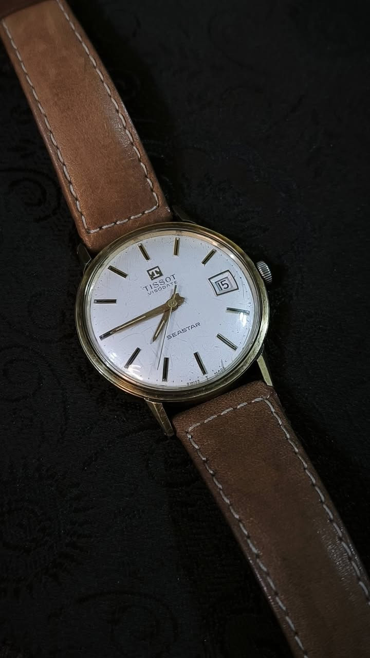 تيسوت (TISSOT) 
سويسري قديم،
حركة ميكانيكية يدوية (تكويك)
التفاصيل واضحة بالصور

للطلب والإستفسار:
تواصلوا معنا على الخاص
أو على الرقم: ***********
(الواتساب مثبّت في الصفحة)
أو على التليجرام:  @drwatchee
