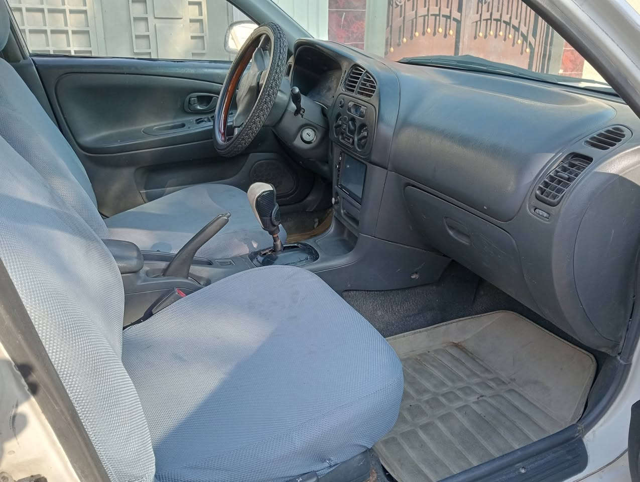 السلام عليكم متسيوبيشي لانسر ميراج للبيع موديل 1996 رقمها انكليزي بغداد محرك به تبخير والمحرك كابريتر مو بخاخ السعر 35 وبيها مجال بغداد حي المواصلات اتصل ***********
