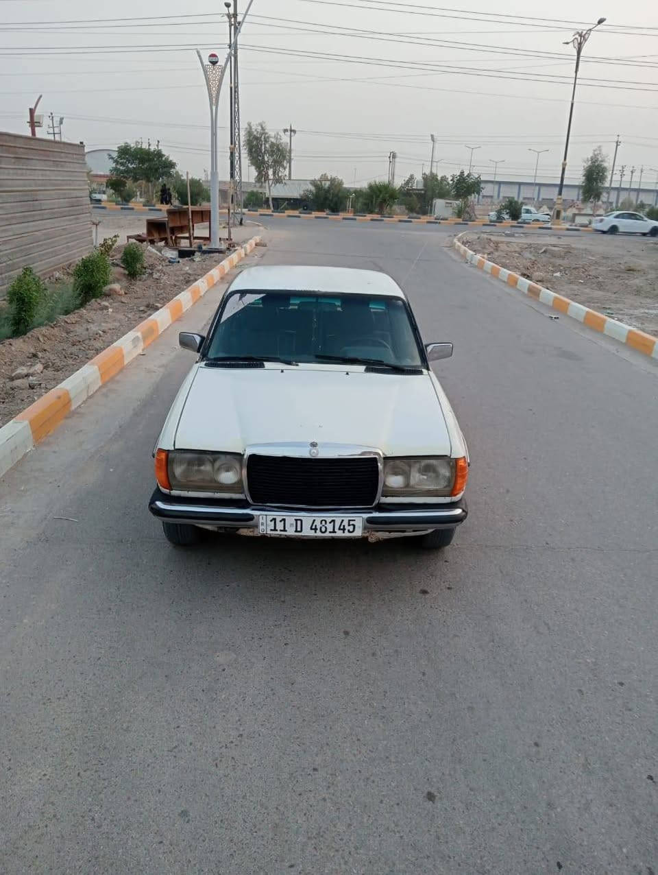 سلام عليكم سياره مرسيدس  بسمي جاهزه***********
بس عوزه تبريد

مراوس بملكه أو راس الثور ادوات 

بس كون نضيفه 
مكان ذي قار سوك الشيوخ
