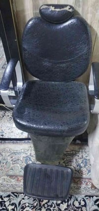 كرسي حلاقه للبيع نضيف سعر 150 مكان كوت الحيدريه تواصل خاص  او 07822997...