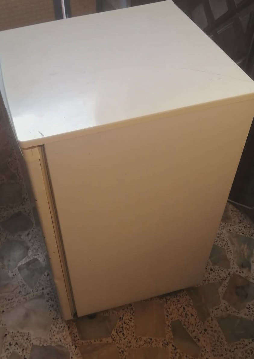 ثلاجه حجم صغير مابيها ايشيء السعر 40


**إذا كنت صاحب هذا الإعلان وتريد حذفه لأي سبب، رجاءا أرسل رسالة إلى الدعم الفني**