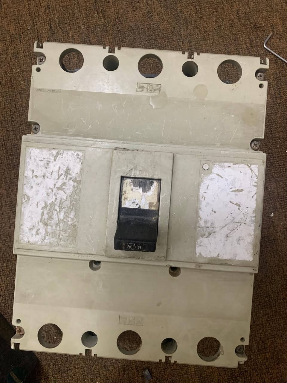 السلام عليكم قواطع LSواحد ابو 600وثاني 700
LG600كوري 
والاسود عطلان 600السعر 350


**إذا كنت صاحب هذا الإعلان وتريد حذفه لأي سبب، رجاءا أرسل رسالة إلى الدعم الفني**