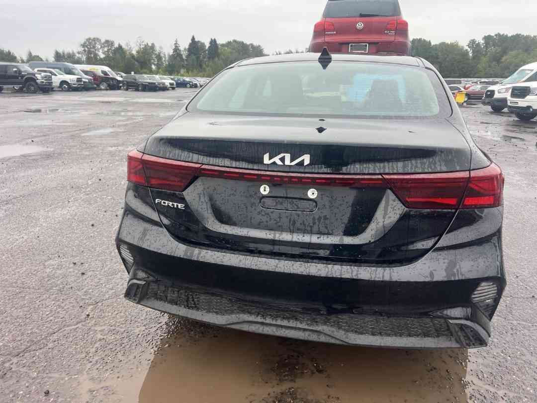 سلام عليكم 
كيا فورتي 2024 LX للبيع
السياره حاليا بعمان
حادثها موضح بالصور
تدخل بكتاب شهداء او تدخل حره باسمك
مواصفاتها LX
العداد : 24 الف
الحاله : تعمل وتسير
اي استفسار عن السعر او تفاصيل السياره :
***********
