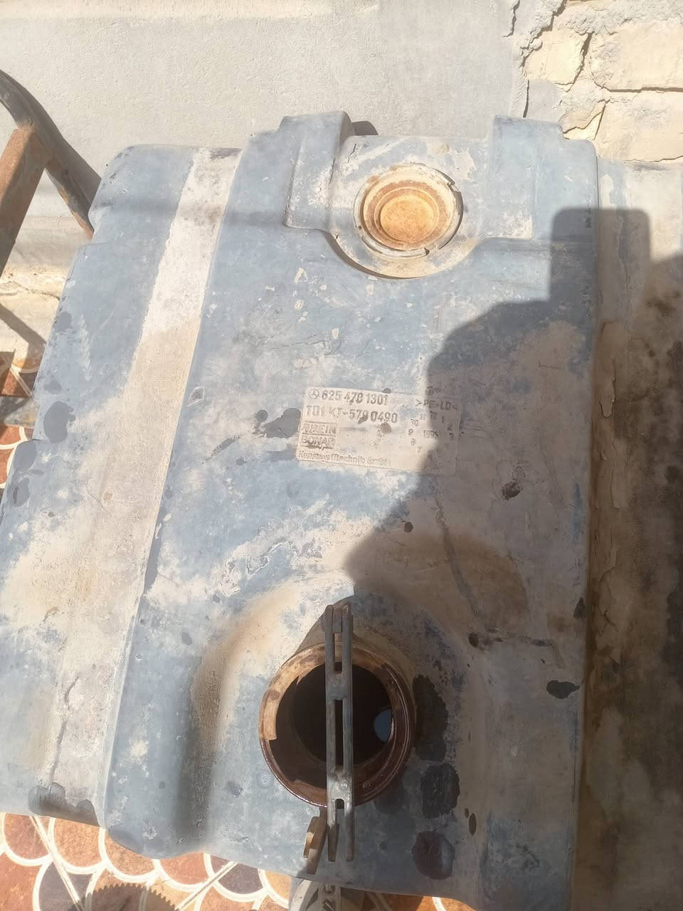 تانكي للبيع بلاستيك السعه٢٠٠ الاستفسار على الرقم ***********
