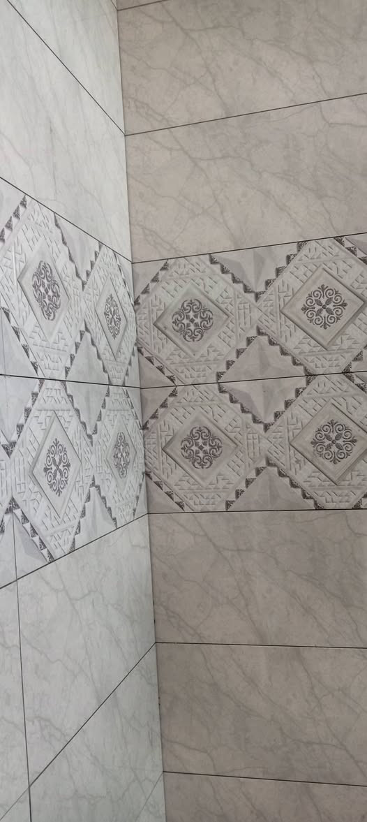 خلفه سيراميك متفرغ حاليا ارضي وجداري العده شغل يدلل اتصل أو واتس ***********
