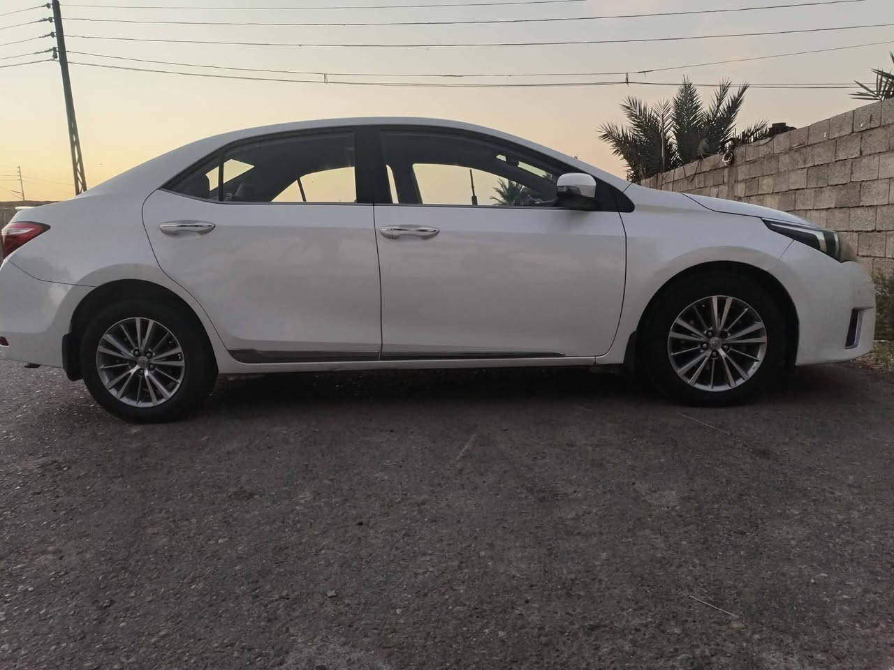 كورلاا 2015 سااز 
كفالة عامة 
مكينه 2000
فول مواصفات 
فتحه سلايت سقف 
سيارة حيل نظيفة كلشي عل بلاد جديد 
باسمي السنوية بشرط تحويل وغرامـة
سيارة مابيـها دينار مصرف كامل من كل نواحي
السيارة جديدة ومناقصهه اي شي 
رقم بغداد/انكليزي 
مكان السيآرة بغداد 
سعر مناسب جدا 
***********
