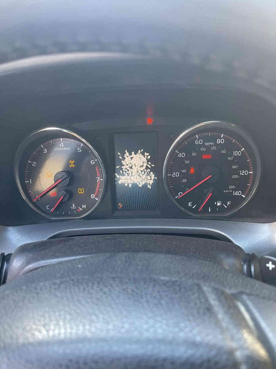 السلام عليكم راف فور فل موصفات واحد على واحد للبيع وارد أمريكي موديل 18 حادثها بنيد و جاملغ بدون دواخل سعرها 155 و بيها مجال المكان البياع حي الشهداء الرقم ***********  واتساب متواجد
