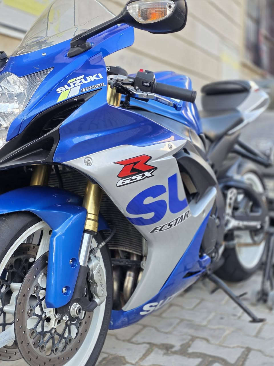 GXSR 750CC
دراجه مال مزاد تفاصيل الدراجه كامله بمقطع فديو بصفحه منزله 
او راسلني واتساب ادزلك تفاصيل كامله 
***********
الملك لدراجات اليابانيه
