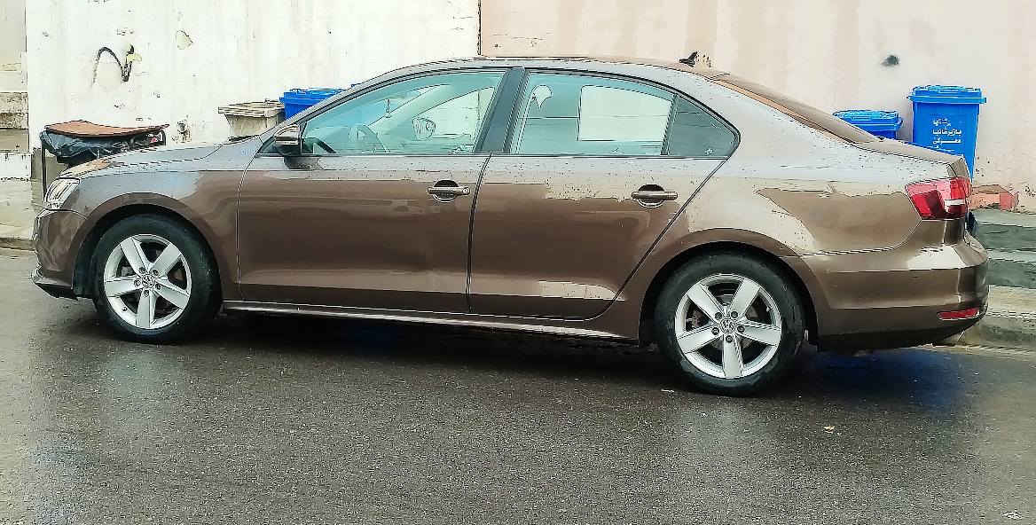 ٭ مودێل:Volgeswagen Jetta 2016
٭ سعر:119 و مجالەکێ کێم
٭سیارە گەلەکا پاقژە 
٭گێر ئوتوماتیک
٭ گێرو مەکینە بشەرت 
٭ئێرباگ: نەپەقینە  
٭صبغ: بێ صبغە و بشەرت
٭دوو هەتا سێ قطعێن بچیک تعدیل بارد 
٭پشت و سنگێ سیارە کەبس
٭رقم جدید(دهوک)،سەرناڤێ منە 
٭شاشە مەزن و کامیرە
٭غرامە(390) هزار،دێ ژ سعرێ هێنە کێمکرن
٭سیارە چ معرضا نینه هەکە تەدڤێت تلەفونا خودانی بکە و هەرە بخو سەحکێ و یێ ل دهوک
ژمارا موبایلا خودانی:
*********** دهوك, العراق
