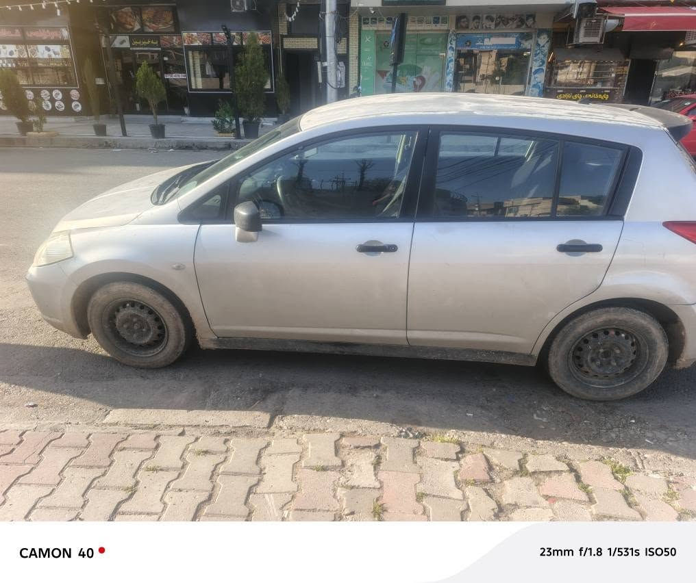 سەیارەکە مواسەفات ئەمریکی ناو ڕەش جەمبەجی خەفیفی جامڵخی بێشی هەیتی بەدەینەی نەکرتیە سێێ بارجەی سبوخە بەبێ ژۆرێ 2009 سەنەوی ڕێگاو بان 29 بەناو کردن بە شەرتە تەبریدەکەشی بەس سۆندە و خازی دەوێ سەحریشی 77 مەجالێ کەم هەولێر
*********** أربيل, العراق
