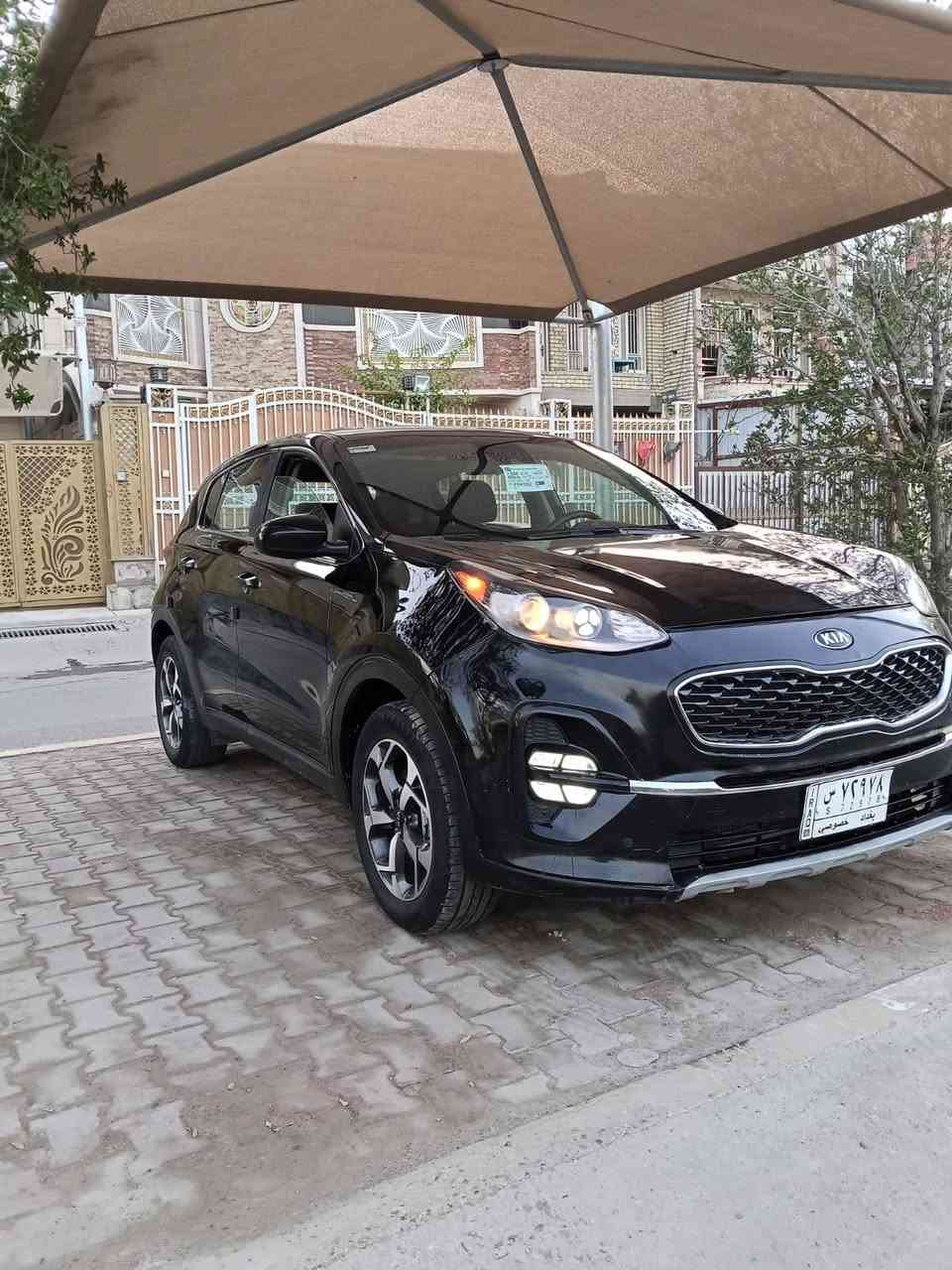 كيا سبورتج للبيع موديل 2020  وارد امريكي حادثها بنيد بدون دواخل السياره ليبل واحد مكينه وكير وصدر امامي وخلفي جديد تخم تاير جديد رقم بغداد مشروع وطني تحويل مباشر ماشيه120 الف  السعر 143 الاستفسار على الرقم *********** عنوان بغداد البلديات
