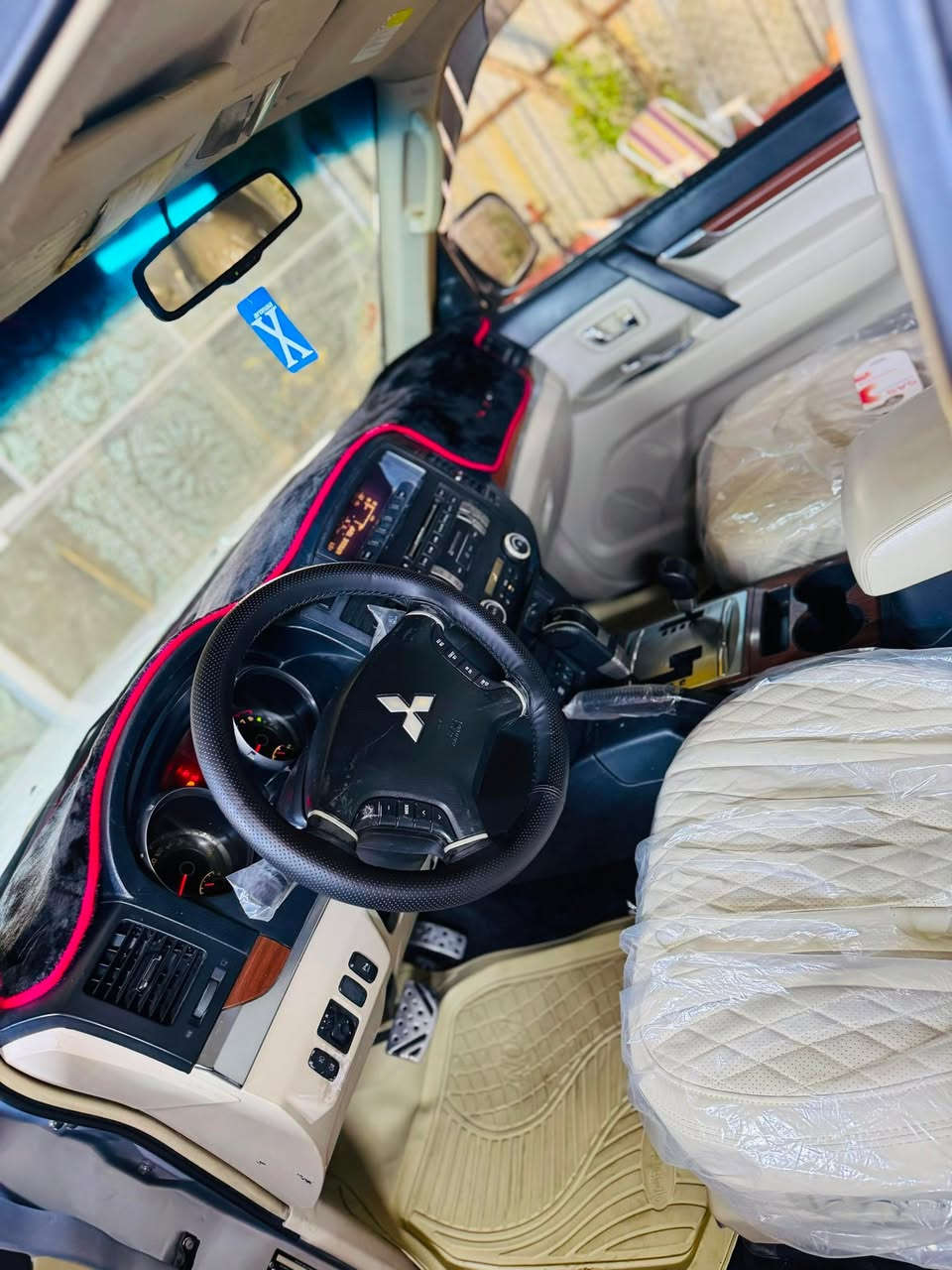 سلام عليكم عندي باجيرو للبيع موديل ٢٠٠٨. (شرط أخت زيرو )
سياره لا ضربه ولا صبغ ولا تبديل فقط صبغ شبر جاملغ لأمامي
سياره فوول مواصفات فوول تحكم ستيرن فتحه ويلكب نجمه 
 بكلايلت معروفه لمواصفات محرك ٦ سلندر/٣٥٠٠
غرفه سياره متوشمه بكامل كهربائيات سياره كله جاهزه 
تخم تاير جديد قبل سبوع مشتوت صدر جديد 
كير ومكينه خير من الله تراي سياره مال زيرو 
رقم بغداد تحويل مباشر 
سياره جاهزه مجهزه وبدون اي نقص 
مكان سياره بغداد الحبيبيه 
رقم الهاتف ***********
تصال فقط ما ممتواجد على نت
