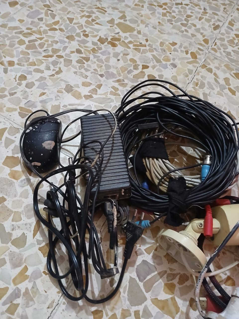 للبيع كامرتين مع جهاز تخزين وماوس وكامل الوايرات مكاني الشعلة الاولى السعر ٧٥


**إذا كنت صاحب هذا الإعلان وتريد حذفه لأي سبب، رجاءا أرسل رسالة إلى الدعم الفني**