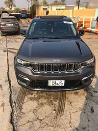 جيب كراند شيروكي Xe4 هايبرد  اللون رصاصي غامق 2022 لمتدد   وارد امريكي...