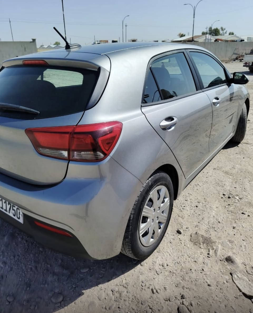كيا ريو 2022 
محرك دوش 16
كير ومكينه شرط
ماشيه 60الف
شاشه كبيره تدعم كار بلي
تحكمات ستيرن
***********
