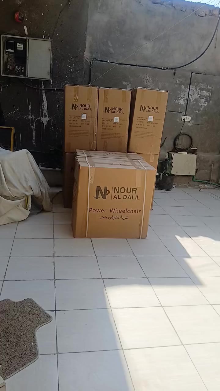 كراسي كهربائيه جديده بالكارتون يطبك ويصير بالسياره بدون رفع البطاريات الشراي يتصل بغداد سعره ٦٠٠الف مع التوصيل حجم كبير ٥٦ *********** وجميع الاحجام
