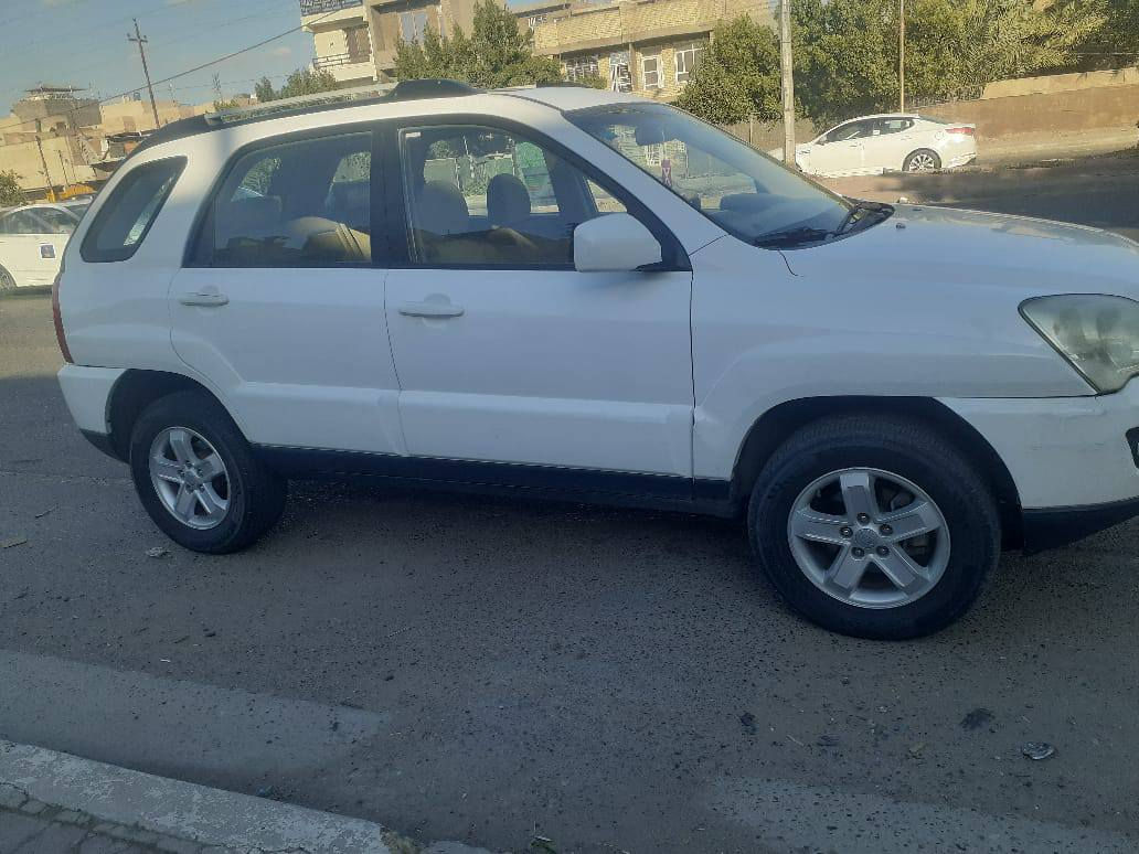 سلام عليكم رمضان كريم لجميع الاستفسار *********** السعر 100للبيع سبورتج موديل 2010 خليجي بيه صبغ 3قطع بدون دخل
جملغ وباب  وجملغ خلفي  ولباقي كفاله عامه كير محرك حداديه تبريد مكفولات محرك 2000 دوش السياره جديده على وضع الشركه داخل بيجي  موصفات فول 
فتحه شاشه ماشيه رقم بغداد  نكليزي السعر 100
