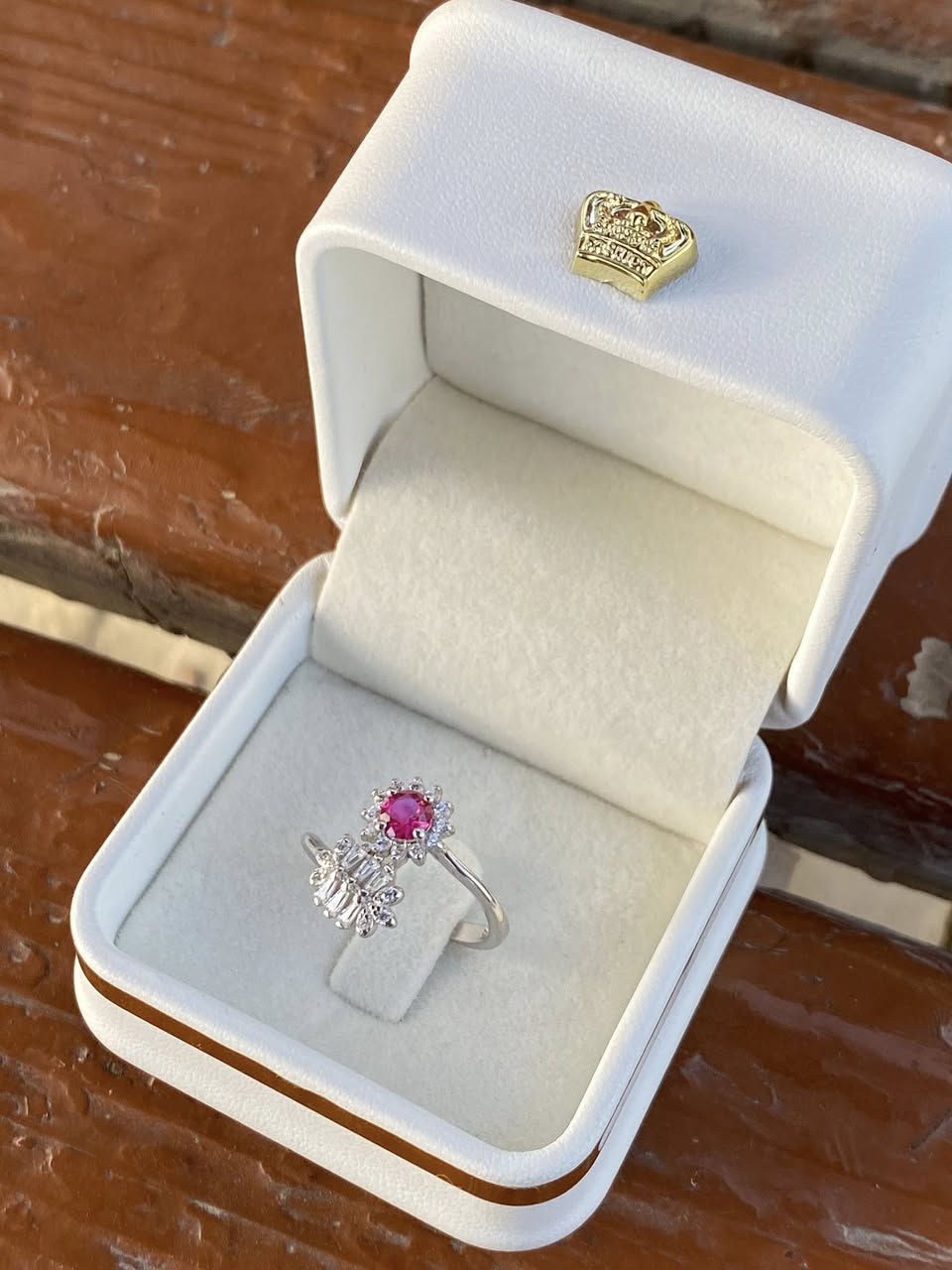 متجرنا يوفر جميع انواع الموديلات الفضية النسائية والرجالية 
انستا silvora1
واتساب ***********
