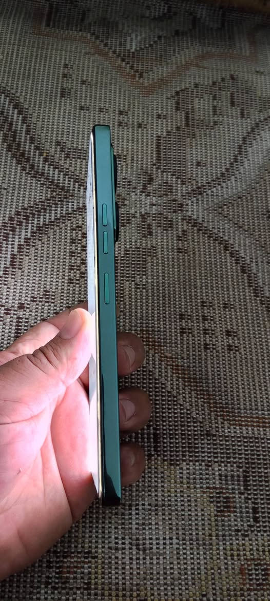 للبيع ذاكرة 256 بل بوبجي 60 فريم السعر 180 لا عاطل ولا مفتوح وهذا رقمي *********** مكاني النجف الاشرف
