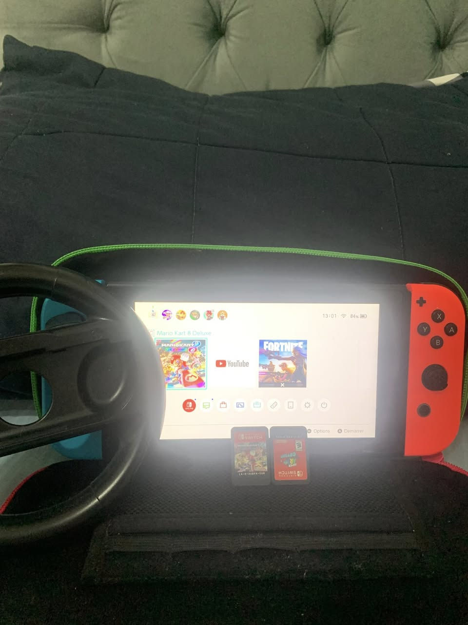 Nintendo switch avec 2 CD Wht un pochette et un volons de Mario cart 8 delux 
3 Malayan w 600


**إذا كنت صاحب هذا الإعلان وتريد حذفه لأي سبب، رجاءا أرسل رسالة إلى الدعم الفني**