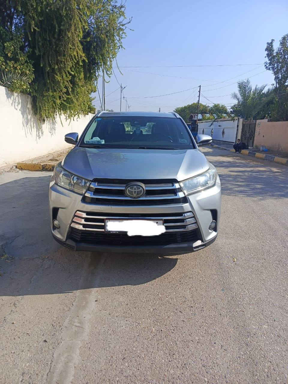 السلام عليكم ورحمه الله وبركاته 
هايلاندر  2017وراد امريكي طخه صخيره بل صندوك يم علامه التيوتا بارد بل باب الايمن شبر  الاستفسار على هاذ الرقم ***********

رقم بغداد انكليزي
