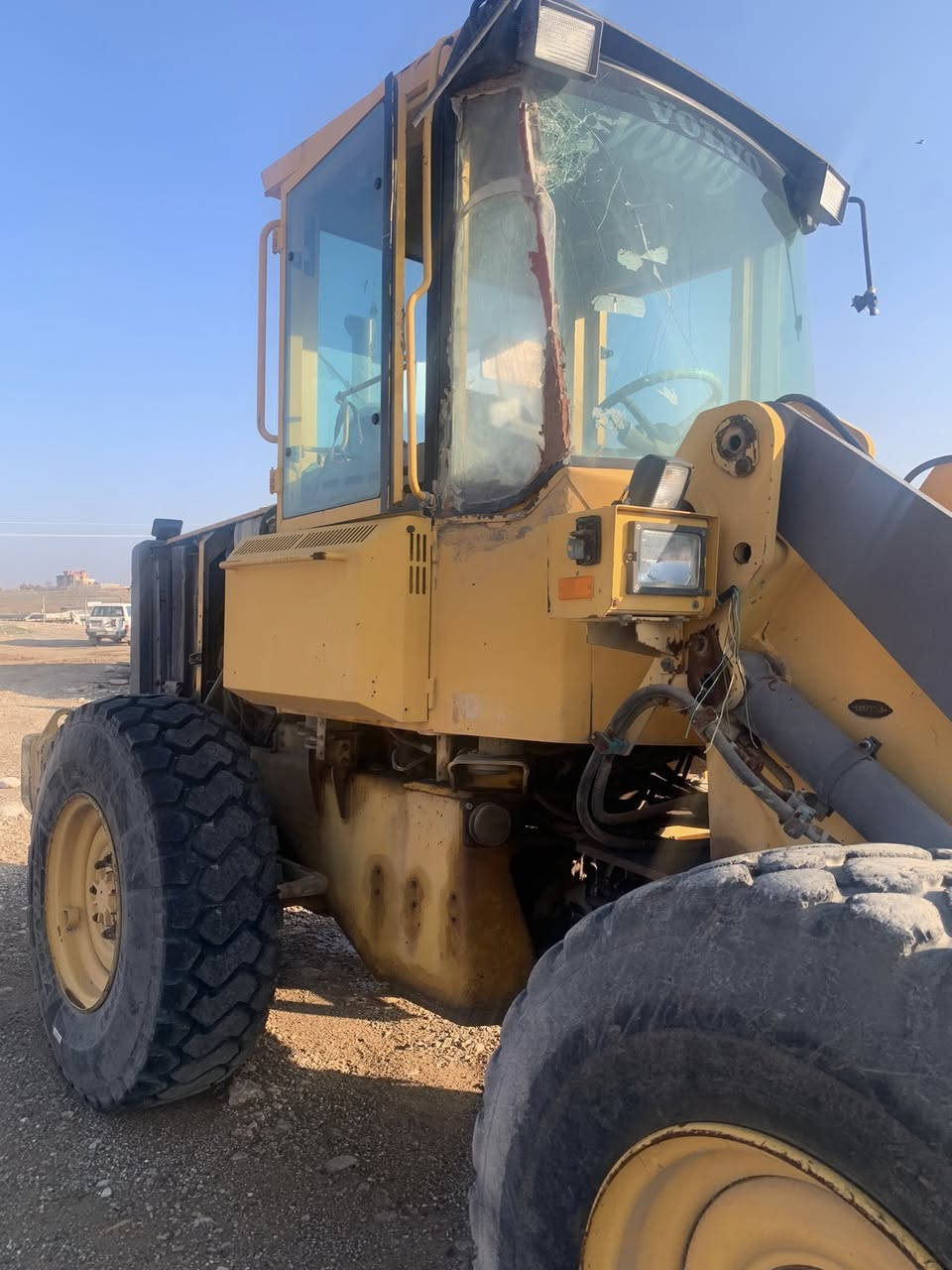 شفل فالفو حجم ٥٠موديل١٩٩٨ رقم و سنويه
گير عطلانه سعرها ١٥٠ ورقة 
*********** واتساب
