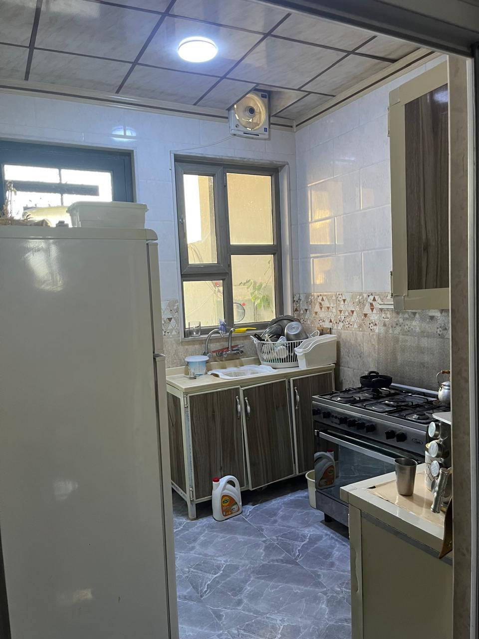 دار للبيع في مزارع زيونه جمعيه العدل 
يبعد عن الشارع الرئيسي فرع فقط 
مساحه 100متر طابق ونص 
بناء حديث علي يد صاحب البيت 
البيع مباشر  غير معروض عند الدلال 

البيع مستعجل جدا 
للتواصل ‭0771 850 2691‬
مكلف بالنشر
