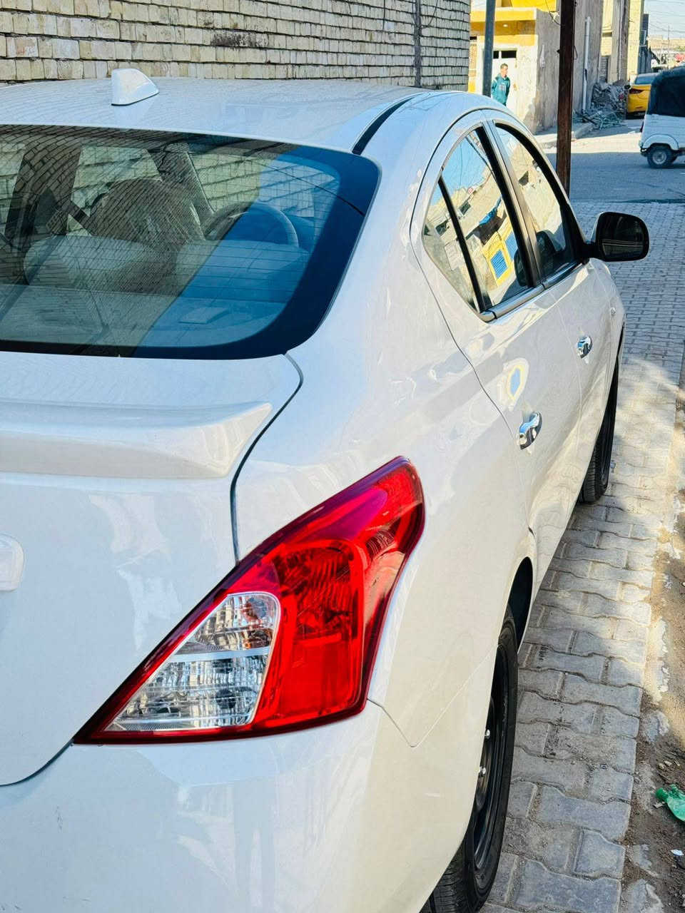 نيسان صني هندي مديل2025 ماشية 6الاف زيرو تبديلة دهن وحدة بيهة ضمان السور 3 سنوات بيهاة قبق جنطة بي بارد قليل ***********السعر141 وبيه.مجال   خابر وبيك خير وتدلل السيارة بسمي صالي شهر من طلعتهة المكان مدينة الصدر
