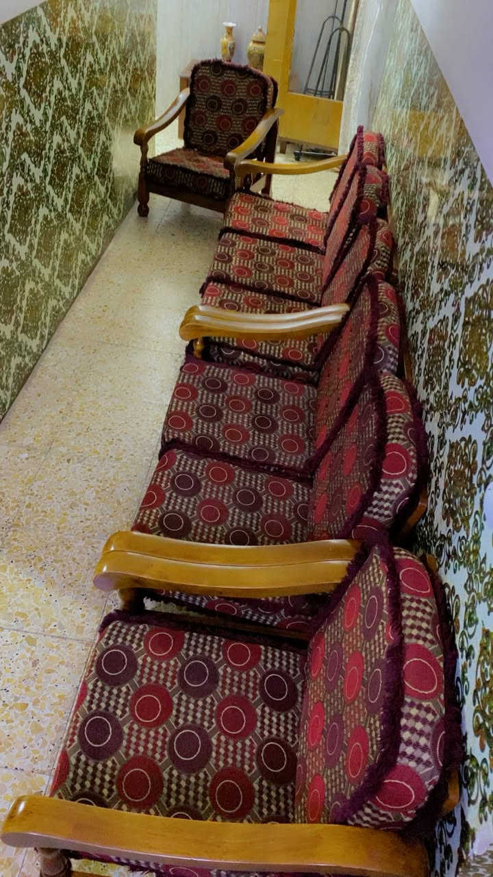 تخم قنفات اخوالجديد سبع مقاعد قنفتين وكراسي اثنين موديل كلاسيك رجل العوجيه دوشمه اسفنج مميز190المشتل توصيل بكروه


**إذا كنت صاحب هذا الإعلان وتريد حذفه لأي سبب، رجاءا أرسل رسالة إلى الدعم الفني**