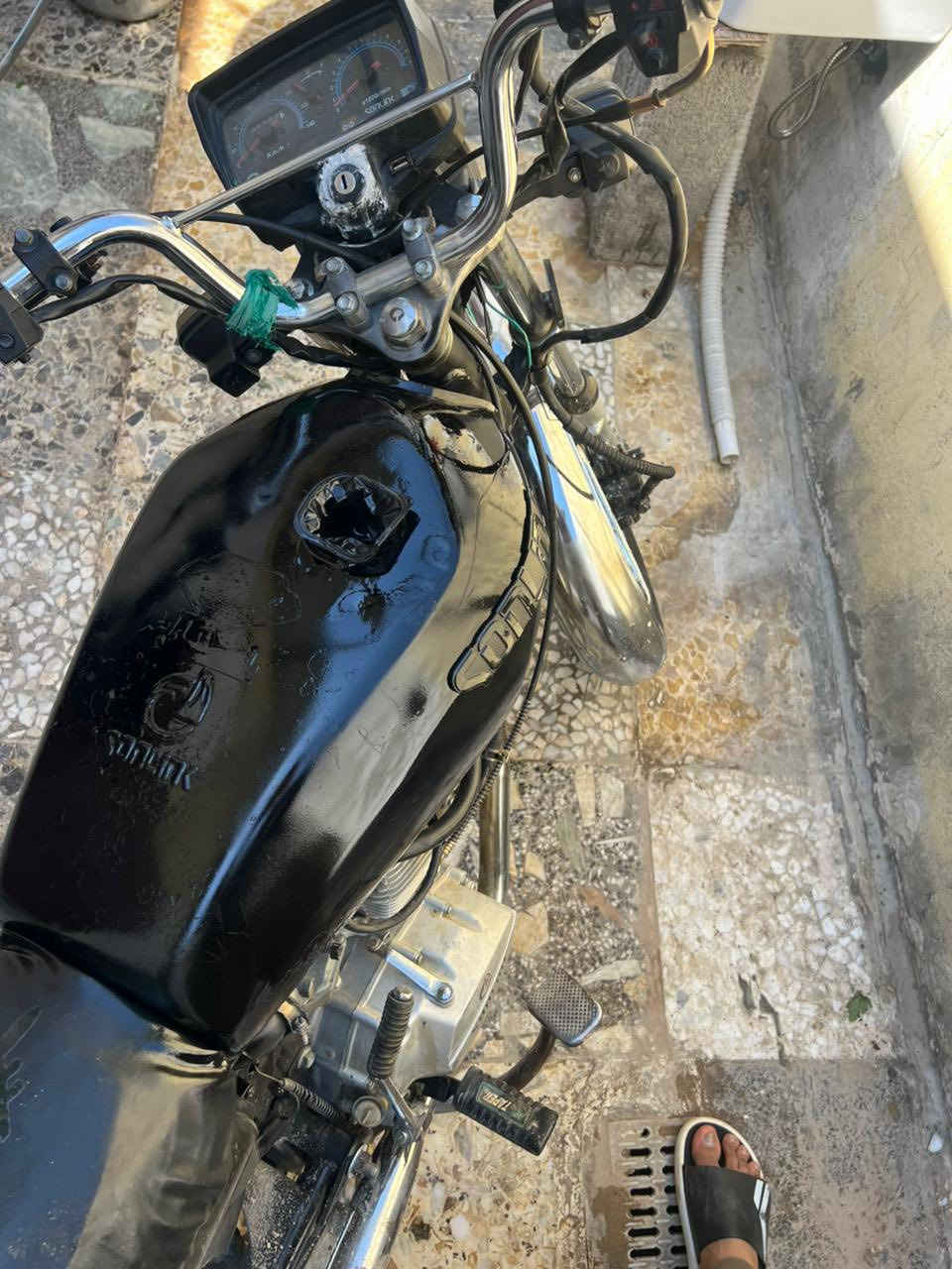 كوم حديد 

السلام عليكم دراجه ايراني موديل 22 دراجه كلشي ما بيها شغل و طلع فقط نقصها قبق مال بانزين مكان بغداد مدينة الصدر ***********
