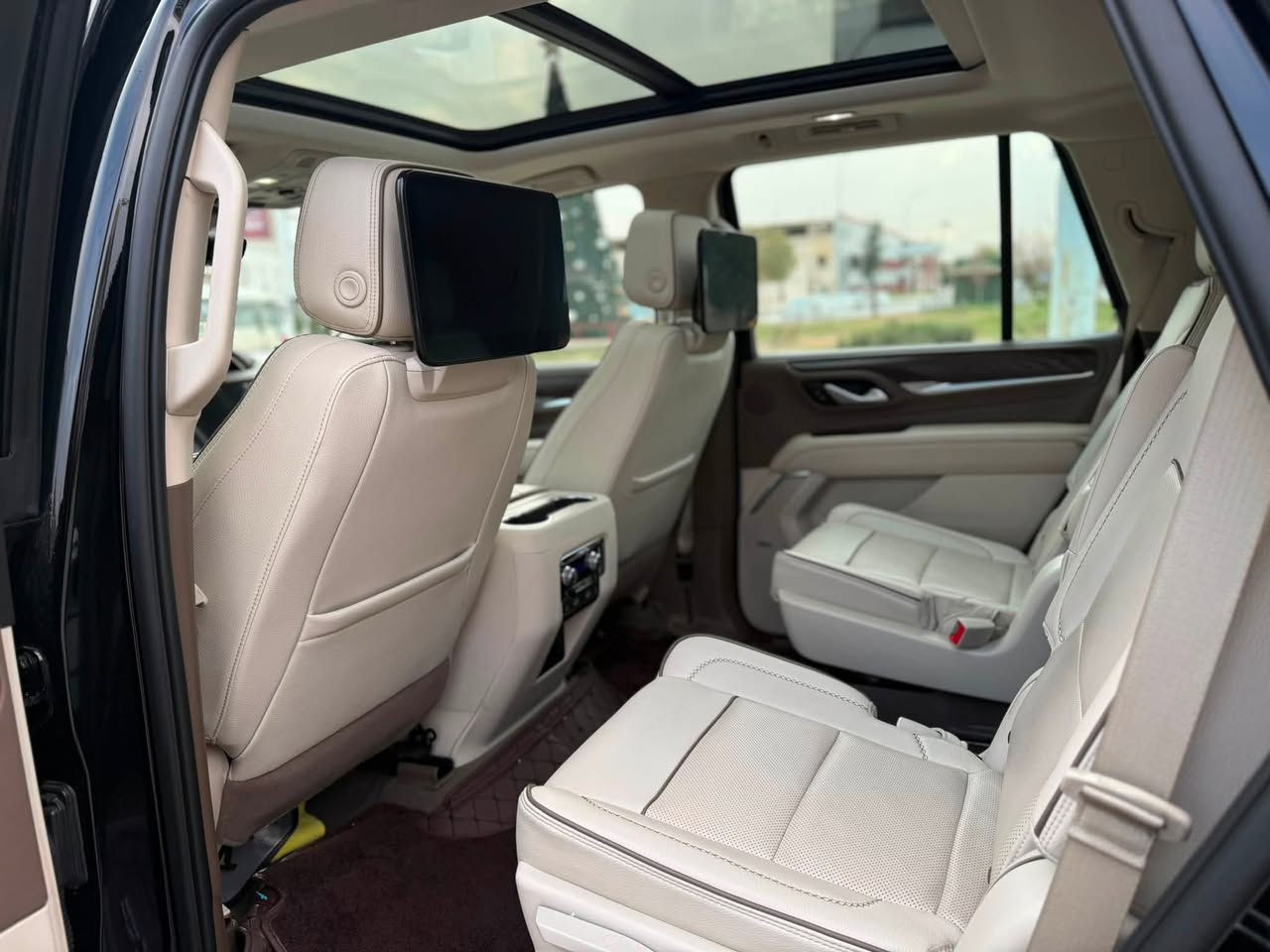 Gmc yukon denali 2023
وكالة منصور ٥ سنوات ضمان و سيرفز مجاني
فول مواصفات 
ماشي ٥٣ الف كيلو متر
رقم اربيل 
كلين تاتيل من دعامي لل دعامي بشرط
بدون صبغ بدون تعديل 
سعر :٥٩٥ بيه مجال قليل 
رقم :***********
